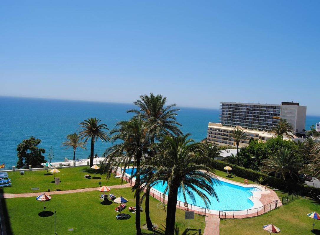 טורמולינוס Apartamento Torre De La Roca Actual מראה חיצוני תמונה